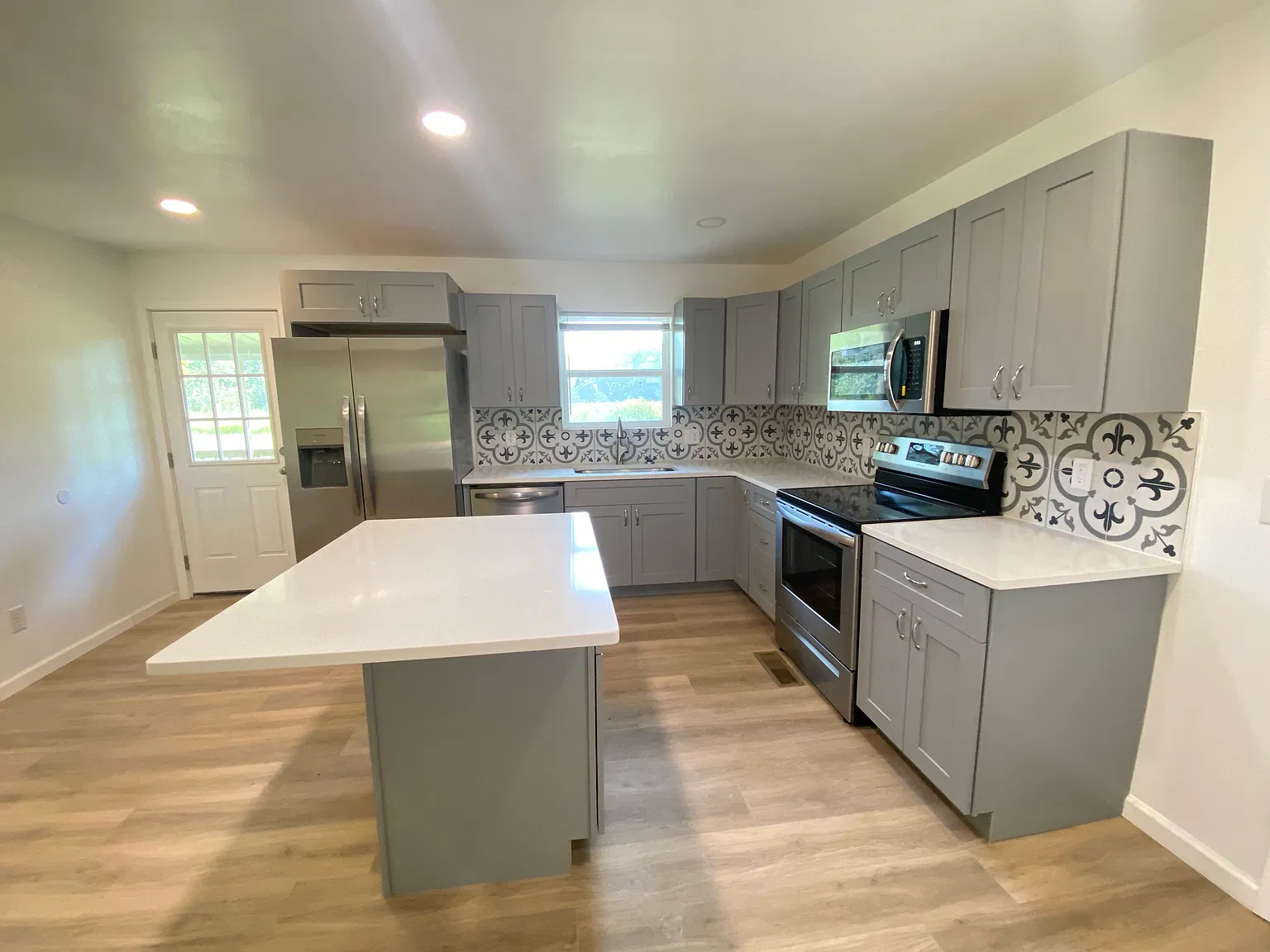 4 bed, 1500 sqft, $1,750 — Photo 3