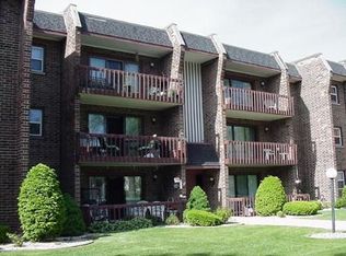 3710 215th St APT 204, Matteson, IL