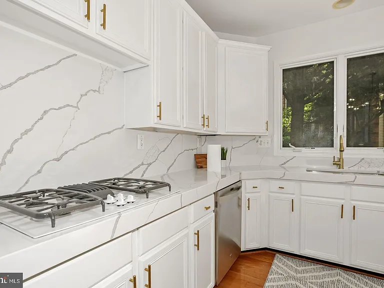5045 Worthington Woods Way — Photo 14