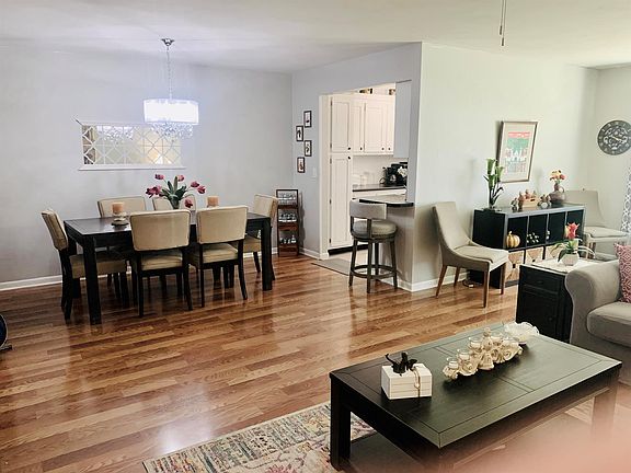 4th image of 300 Main Blvd APT B