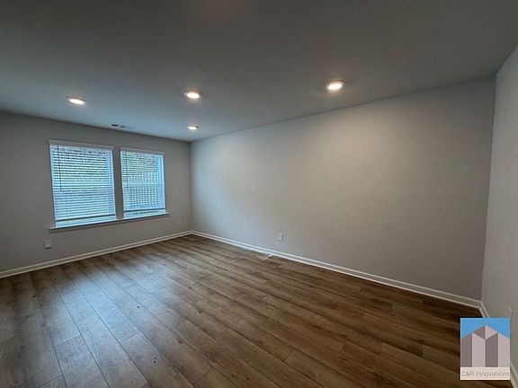 5th image of 82 Werner Brook Way SW