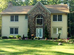 6 Walnut St, Newton, NJ 07860