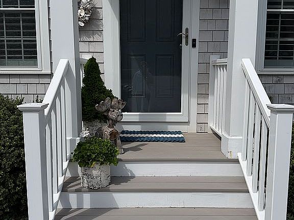 3rd image of 138 Elm St APT 13
