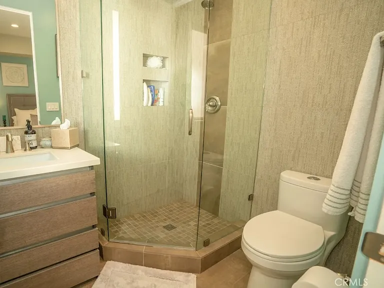 162 W Robinson W — Photo 13