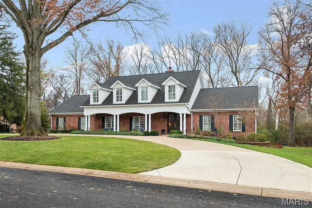 40 Villa Coublay Dr photo 1