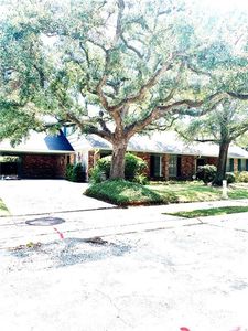 6353 Carlson Dr, New Orleans, LA, 70122