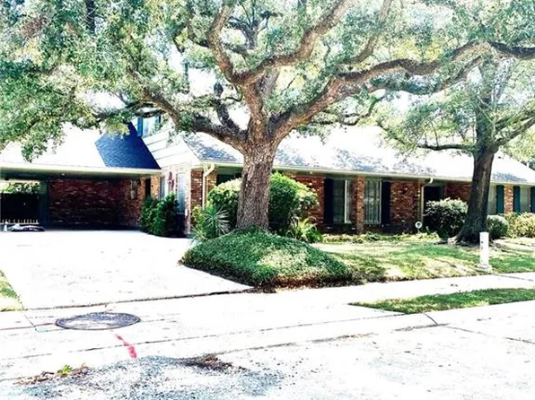 6353 Carlson Dr, New Orleans, LA 70122