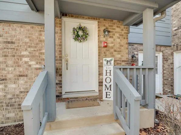 11 Foxcroft Rd APT 235, Naperville, IL 60565