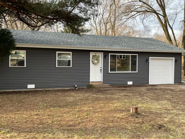 2625 Myang Ave, McHenry, IL 60050