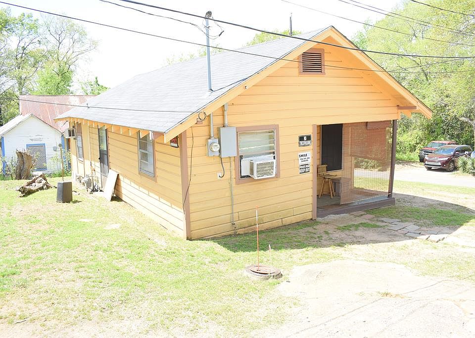 1st image of 102 Dutch St