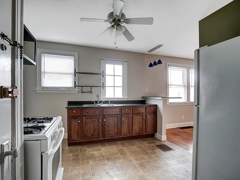 104 Bank Ave #2 — Photo 8