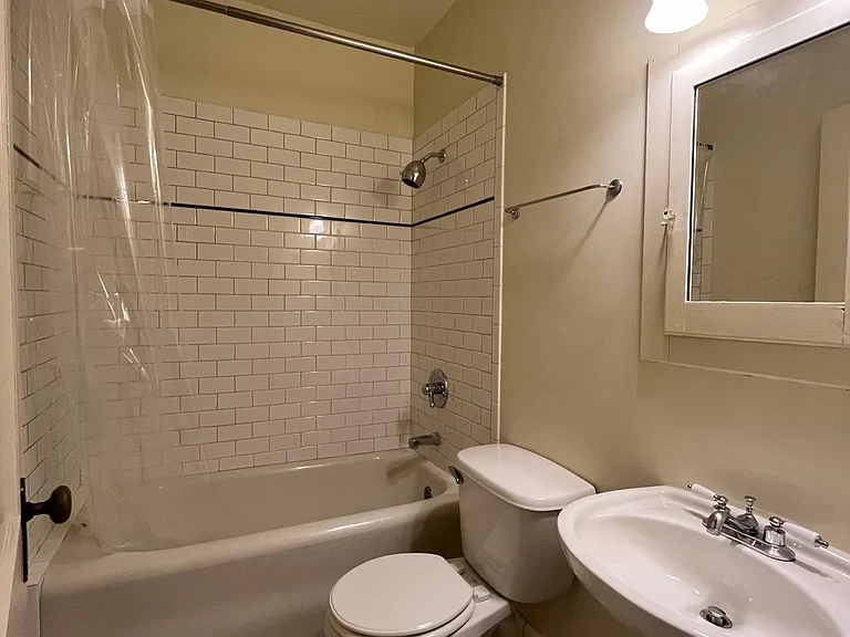 2934 SE Alder St #12 — Photo 10