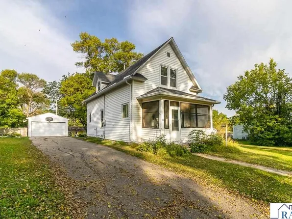 260 S Park Ave, Le Center, MN 56057