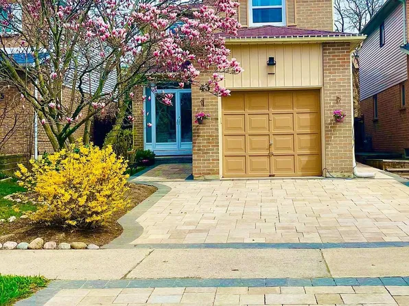 43 Bluesky Cres, Richmond Hill, ON L4C 8J2