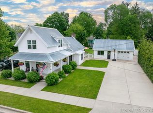 415 North St, Lowell, MI 49331