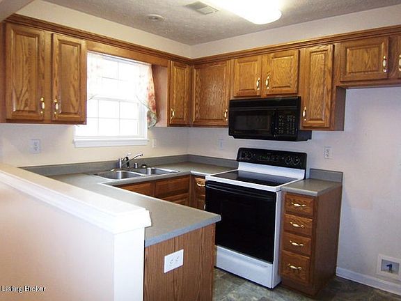4 KITCHEN