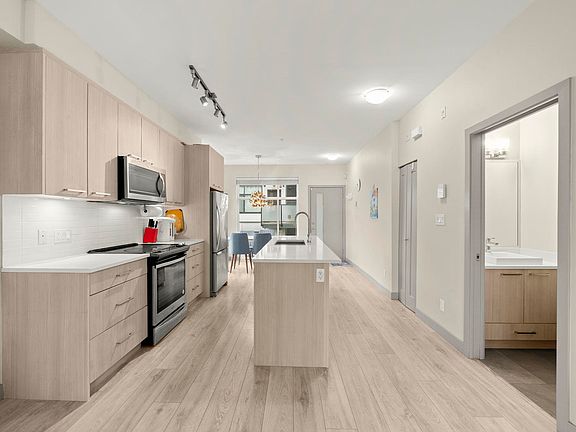 5th image of 7001 Royal Oak Ave #216