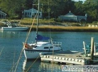 152 Cold Spring Point Rd, Southampton, NY 11968