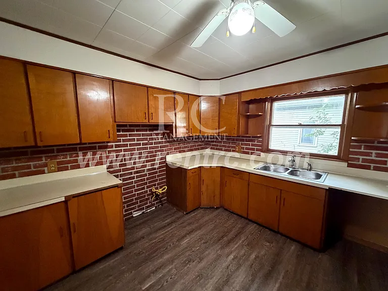 2809 E Main St #E — Photo 2
