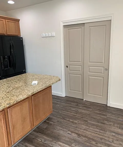 1718 NW Larch Wood Ct — Photo 10