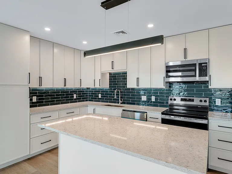 Bank Street Apartments — Photo 39