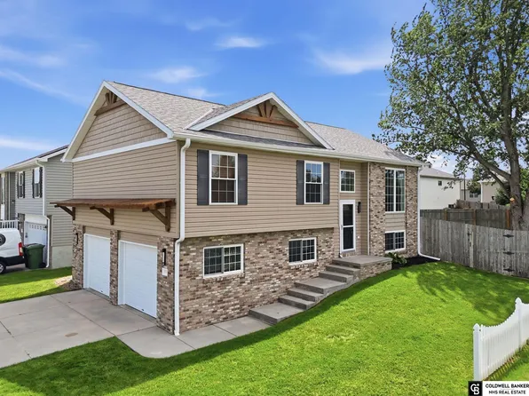 5701 S 96th St, Lincoln, NE 68526