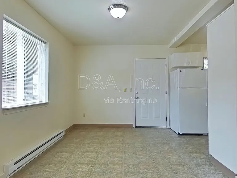 725 SW 13th St #5 — Photo 4