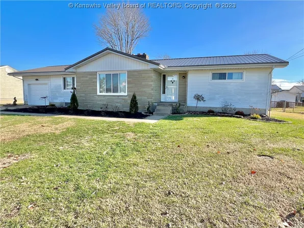 2808 Meadowbrook Dr, Point Pleasant, WV 25550