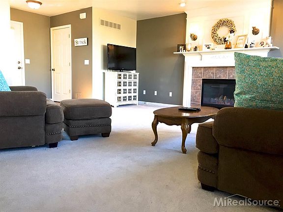 4th image of 1613 Marshbank Dr
