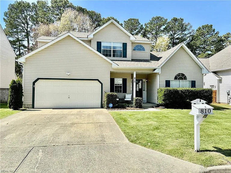 810 Holbrook Dr — Photo 1