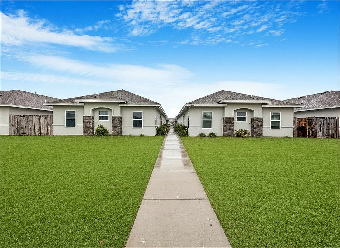 3 bed, 2.0 bath, 1116 sqft, $1,200 — Photo 1