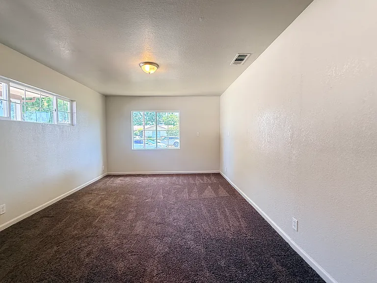 223 E Robinson Ave — Photo 18
