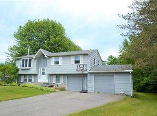 6920 Slocum Rd, Ontario, NY 14519