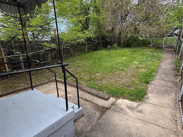 1418 Beckham St — Photo 12