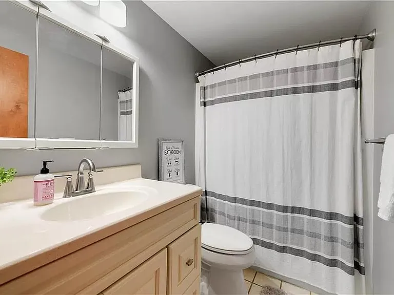 5218 Foxcroft Dr — Photo 23