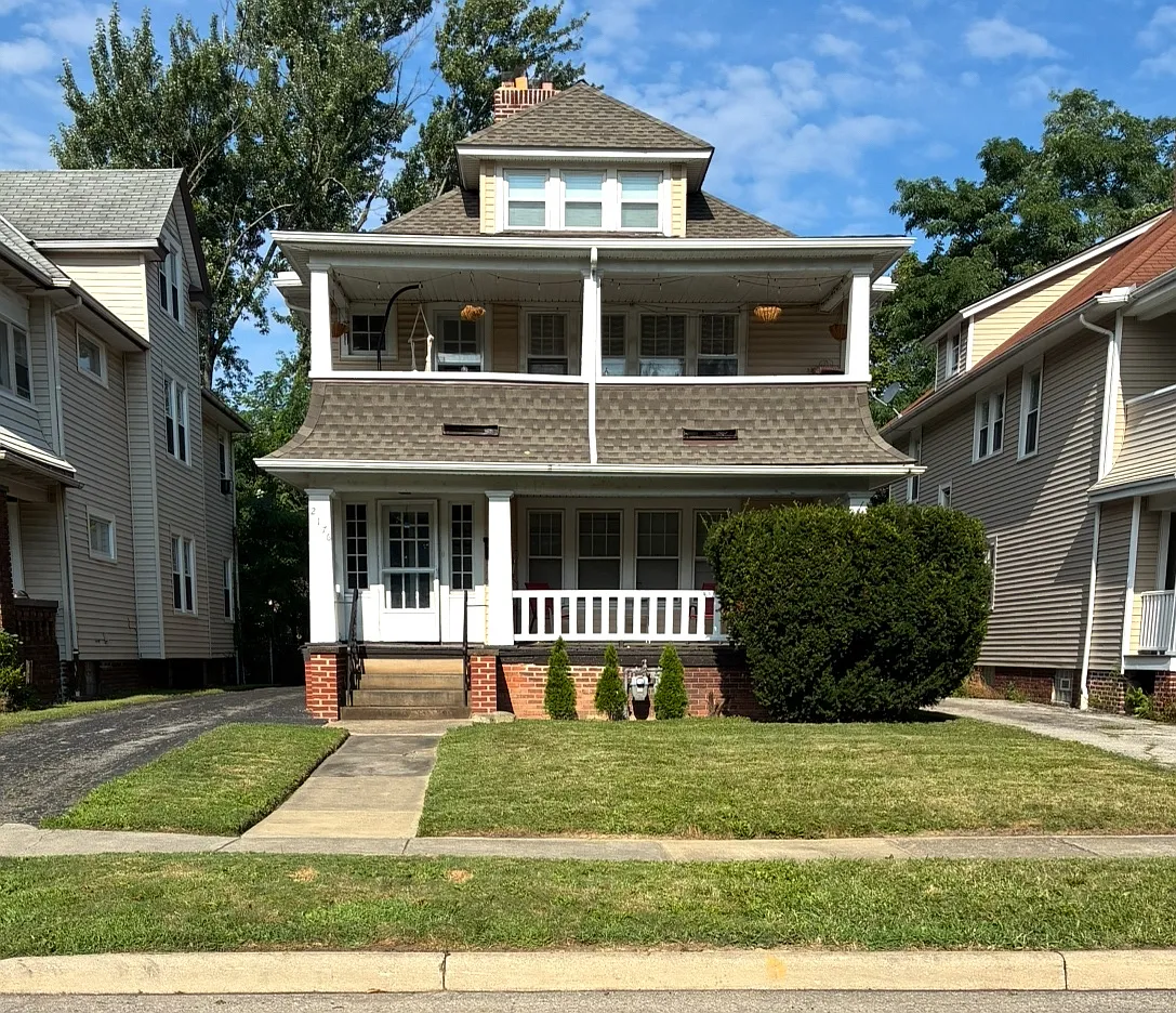 2 bed, 1200 sqft, $1,600 — Photo 1