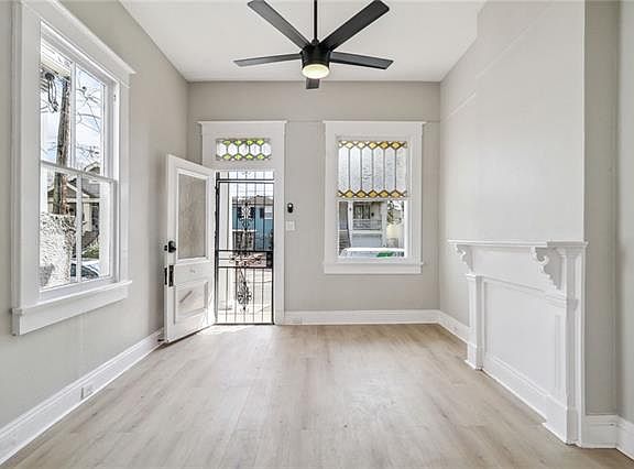 3rd image of 214 Audubon St