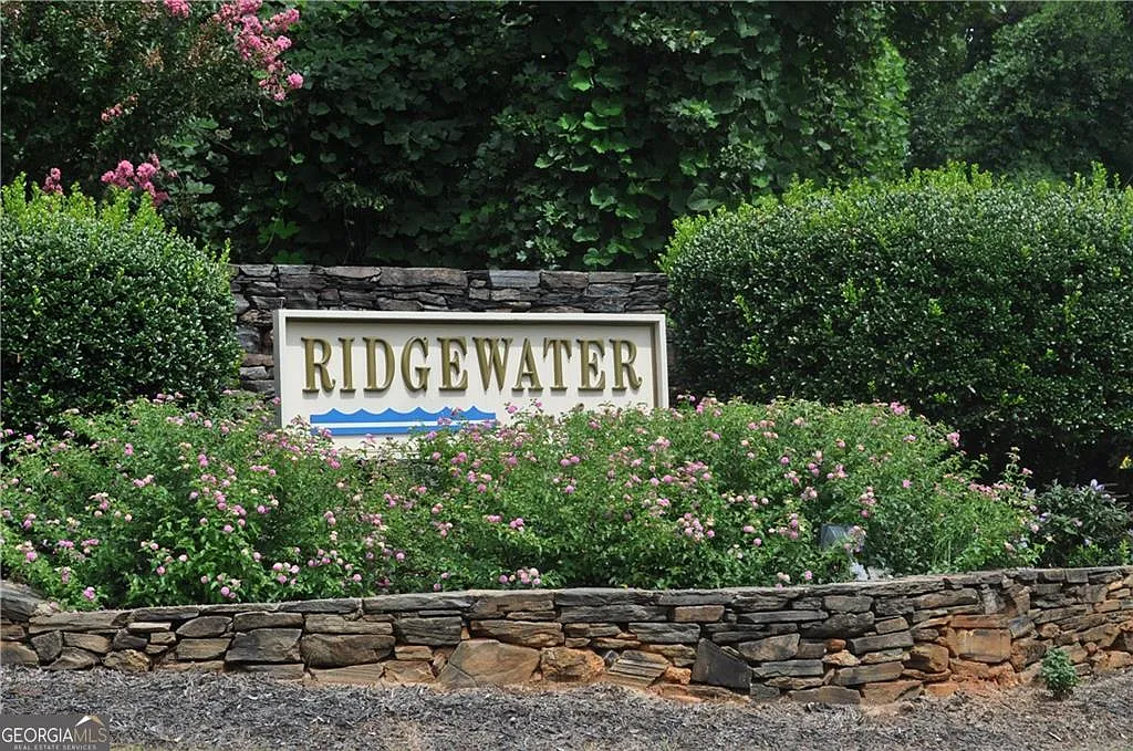 5742 Ridgewater Cir photo 1