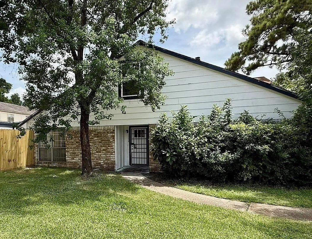 2 bed, 2.0 bath, 1376 sqft, $1,100 — Photo 1