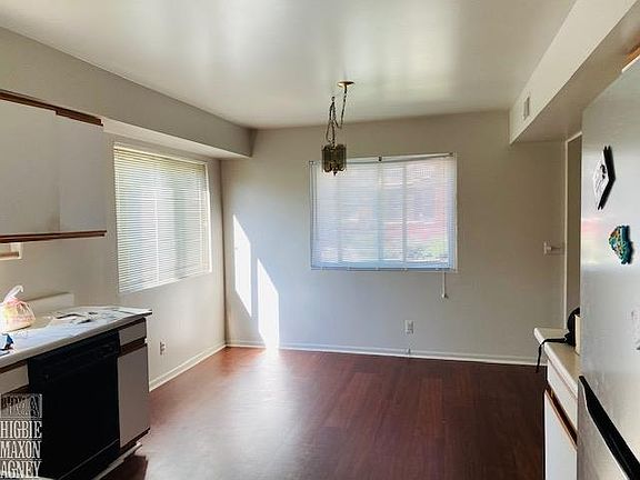 2nd image of 842 Beaconsfield Ave #842