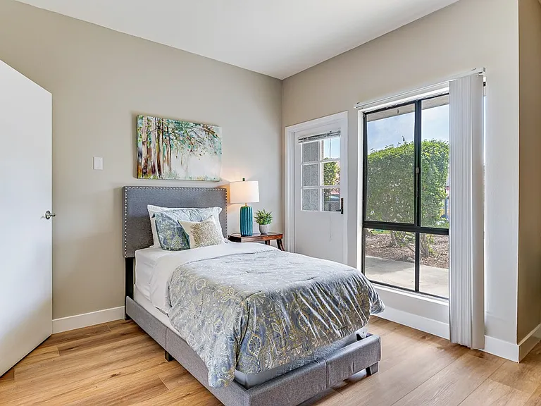 Encinitas Senior Living - 55+ Active Adult Apartments — Photo 18