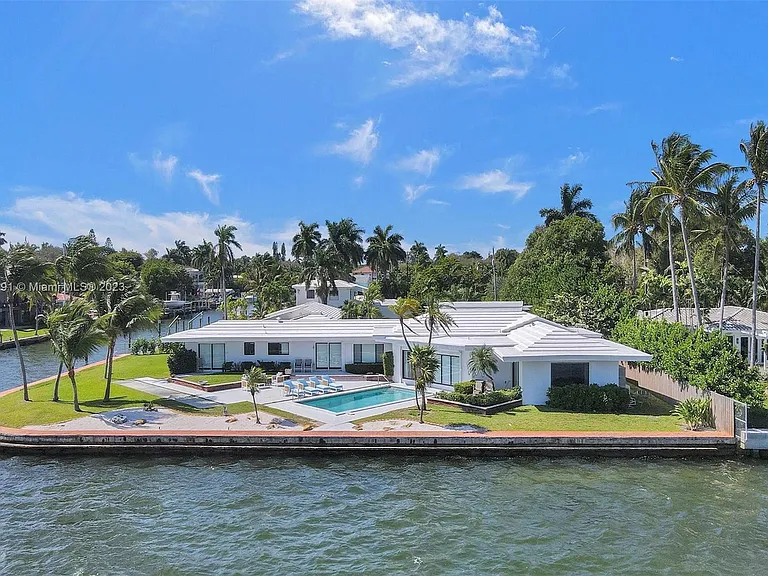 9101 N Bayshore Dr — Photo 35