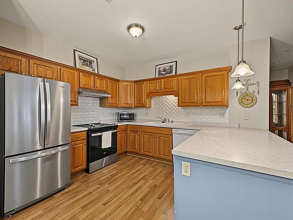 4th image of 4225 E Taylor Harbor #7