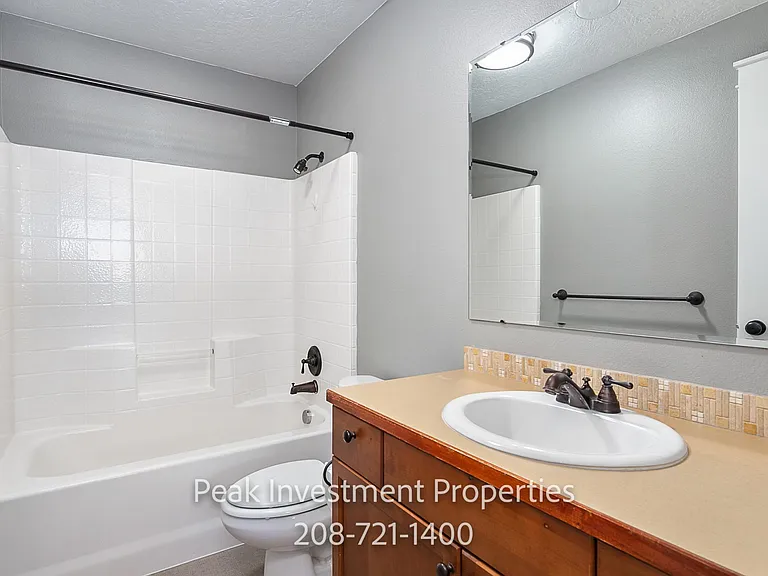 4721 S Silvermaple Ave — Photo 21