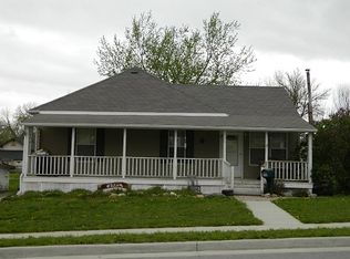 114 W 4th St, Stanberry, MO 64489