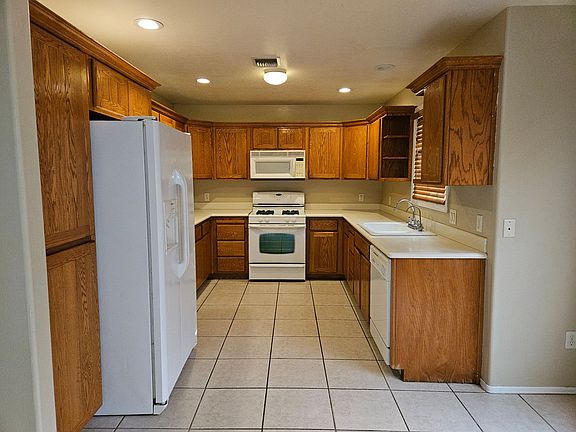 3rd image of 10363 S Avenida La Primera