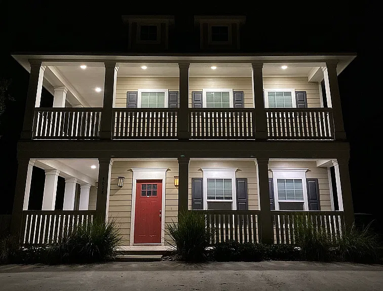 5 bed, 5.5 bath, 2718 sqft, $4,450 — Photo 1