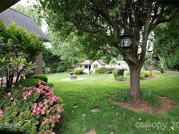 5th image of 1085 Merrywood Dr