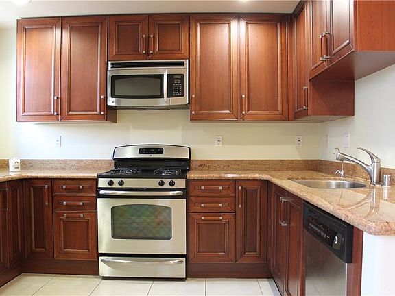 4th image of 556 E Palm Ave APT 105