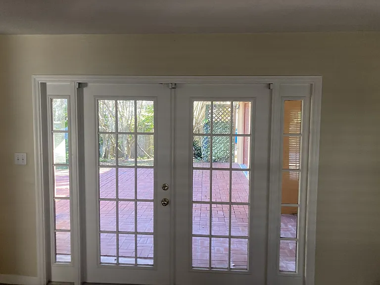 805 Oakdale St — Photo 4